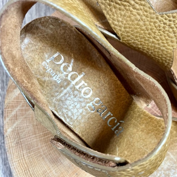 *Pedro Garcia | Pebble Leather Peep Toe Heels with Ankle Straps Size 8.5 - Picture 3 of 16